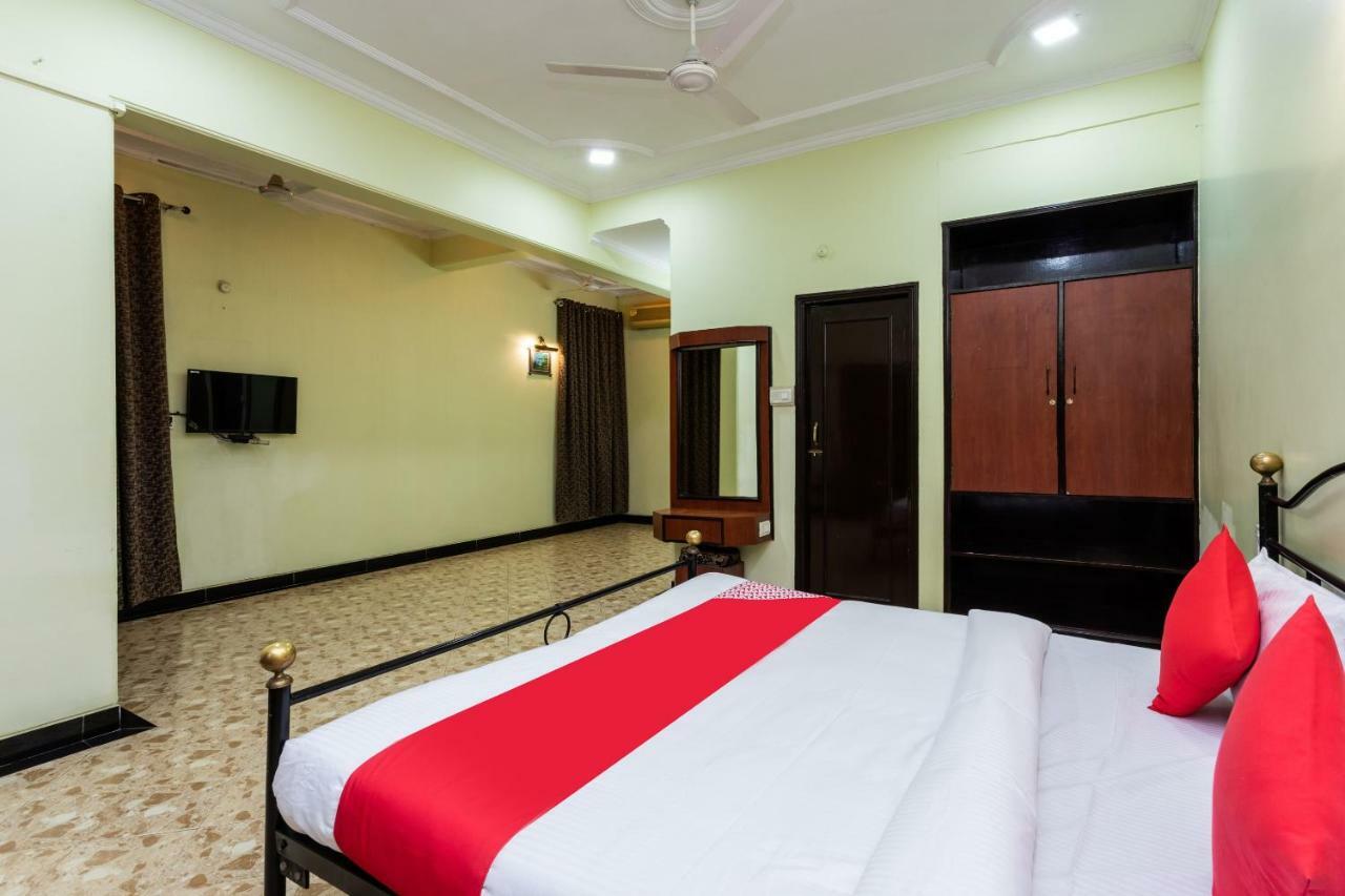 Oyo 38142 Girdhar Mahal Hotel Indore Exterior photo