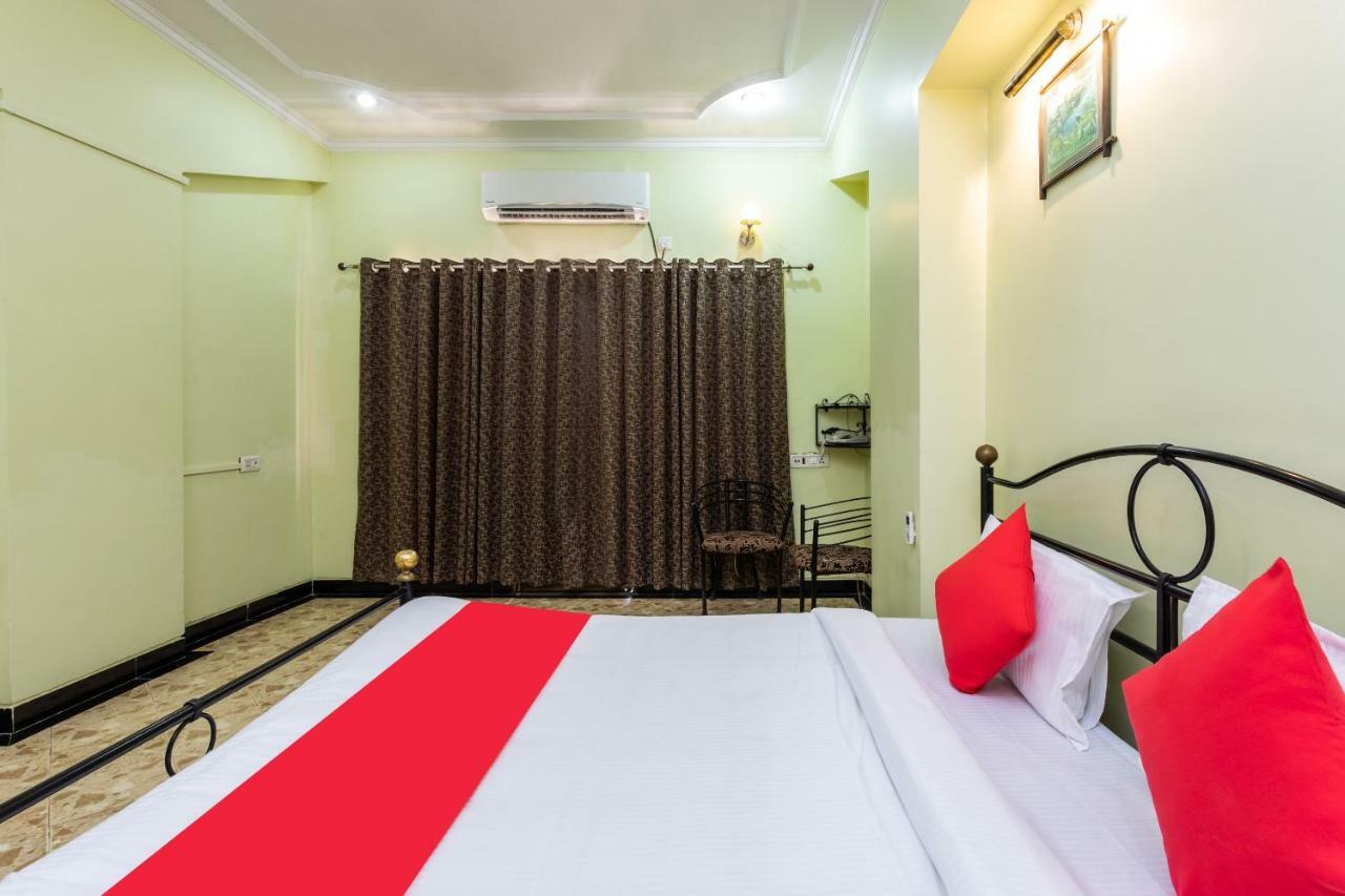 Oyo 38142 Girdhar Mahal Hotel Indore Exterior photo